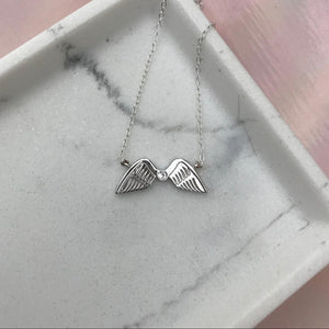 Virgo constellation necklace sterling silver 925 Swarovski crystals – on model | LoveYours Collection